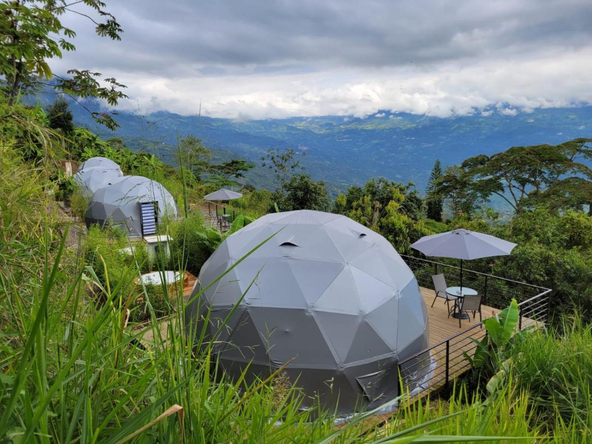 Solaris Glamping Hotel Tena Bagian luar foto