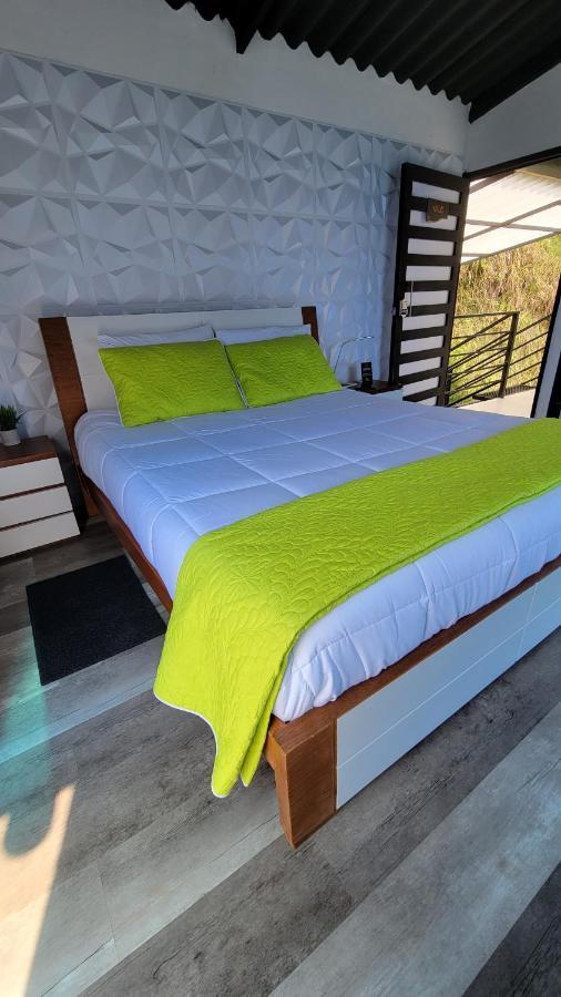 Solaris Glamping Hotel Tena Bagian luar foto